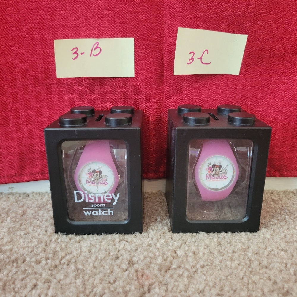 NIB Glow in dark Minnie Mouse silicone watches. (Price is for 1)